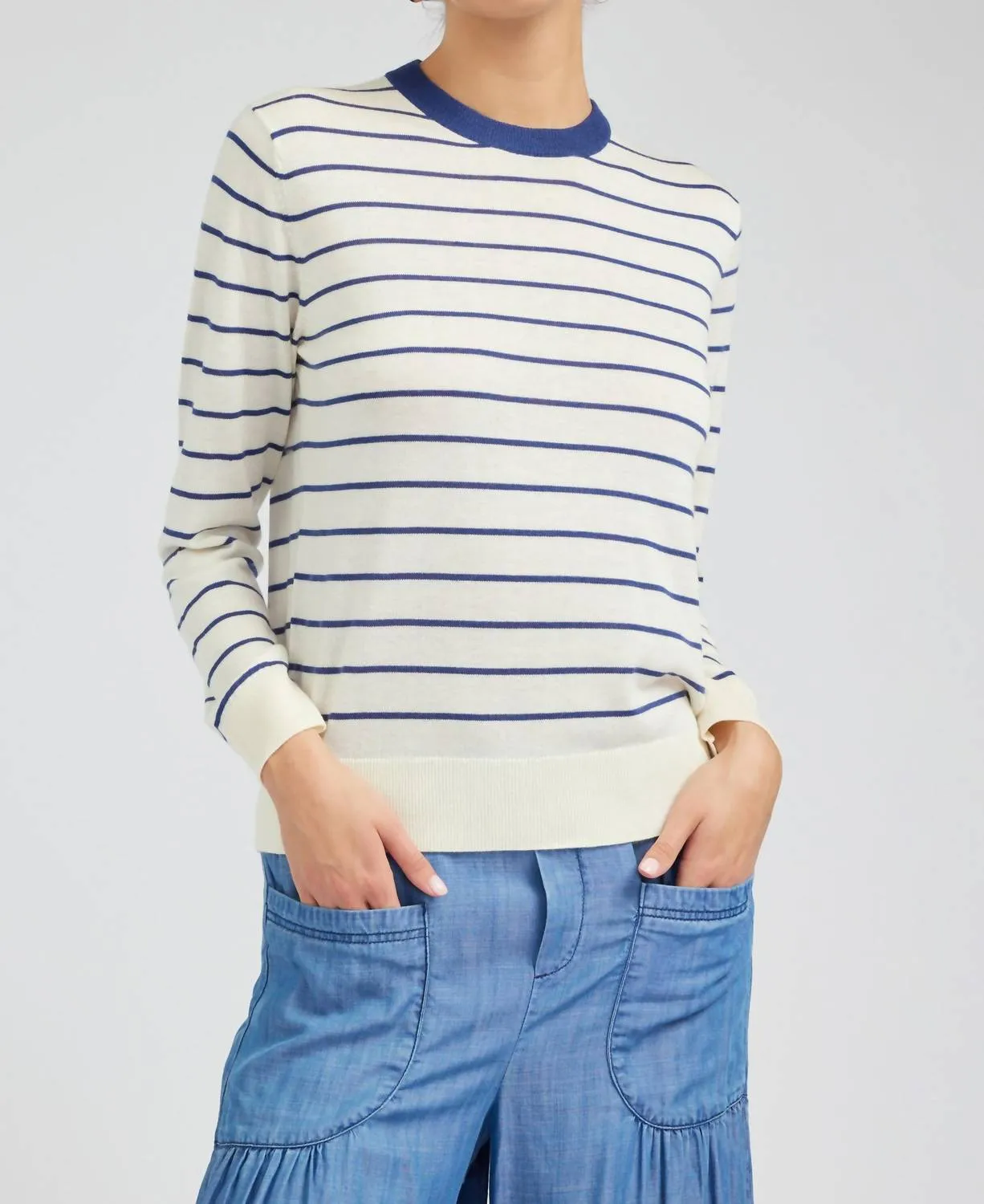 Calla Pullover Sweater In White/navy