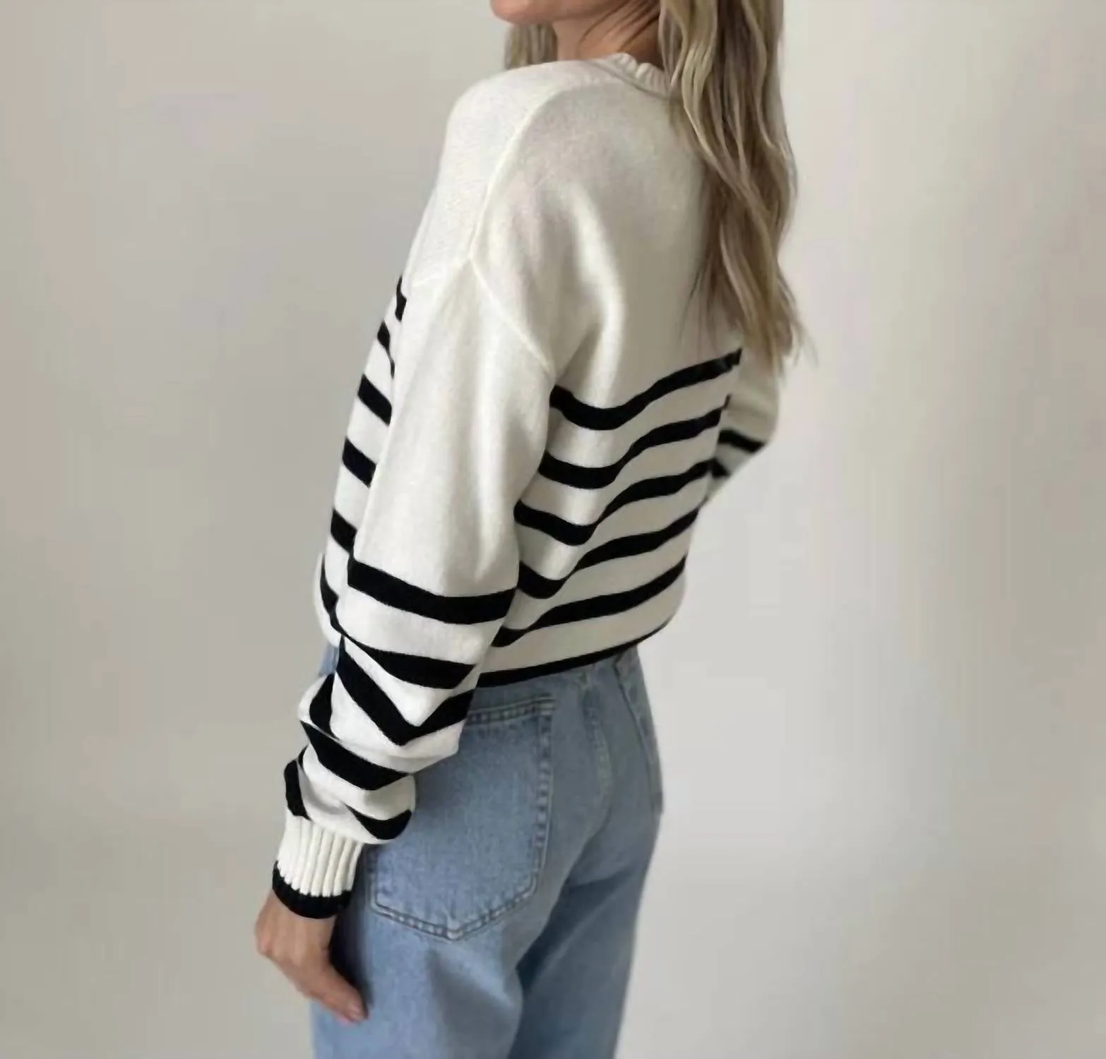 Carleigh Striped Sweater In White/black