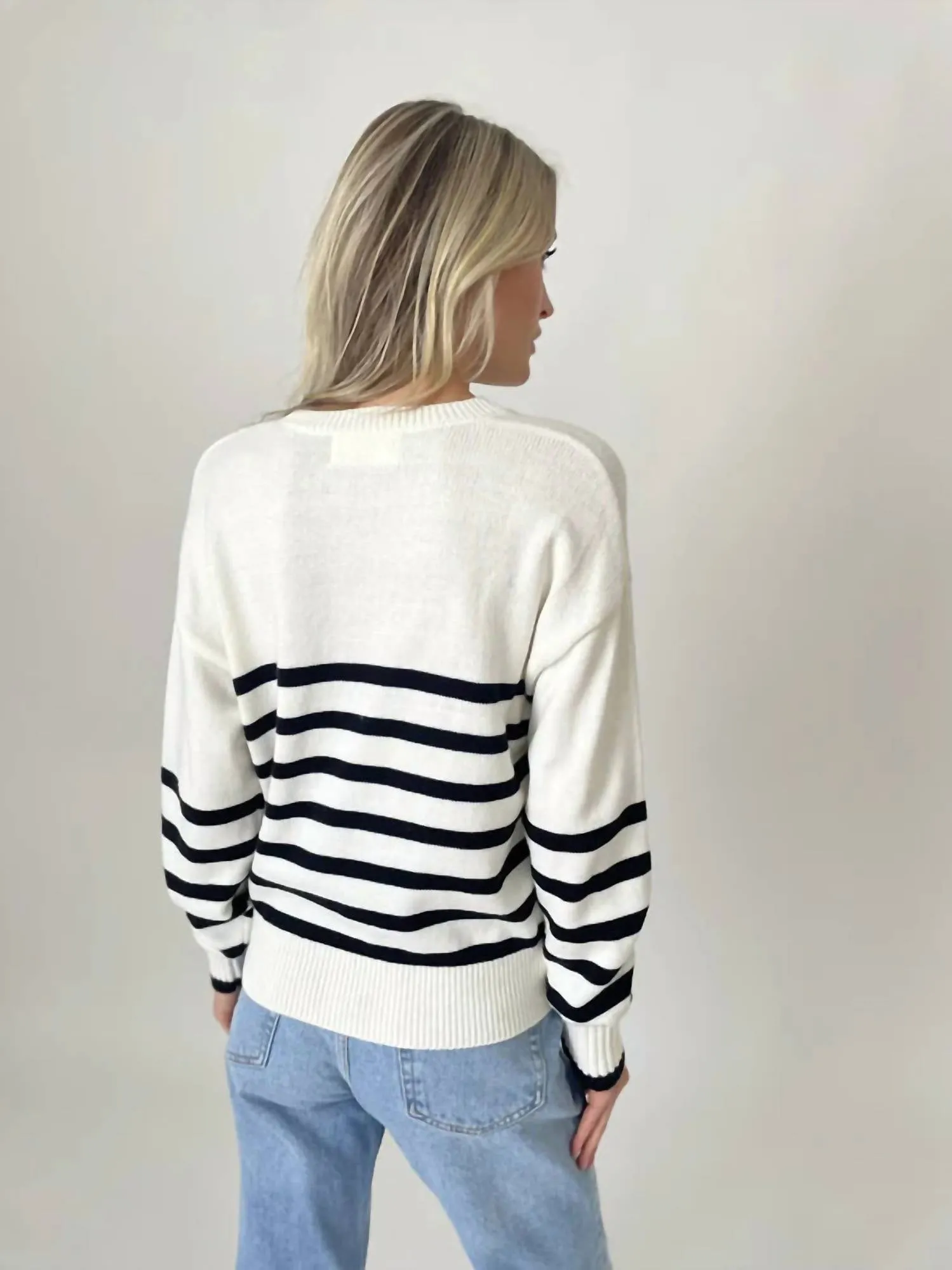 Carleigh Striped Sweater In White/black