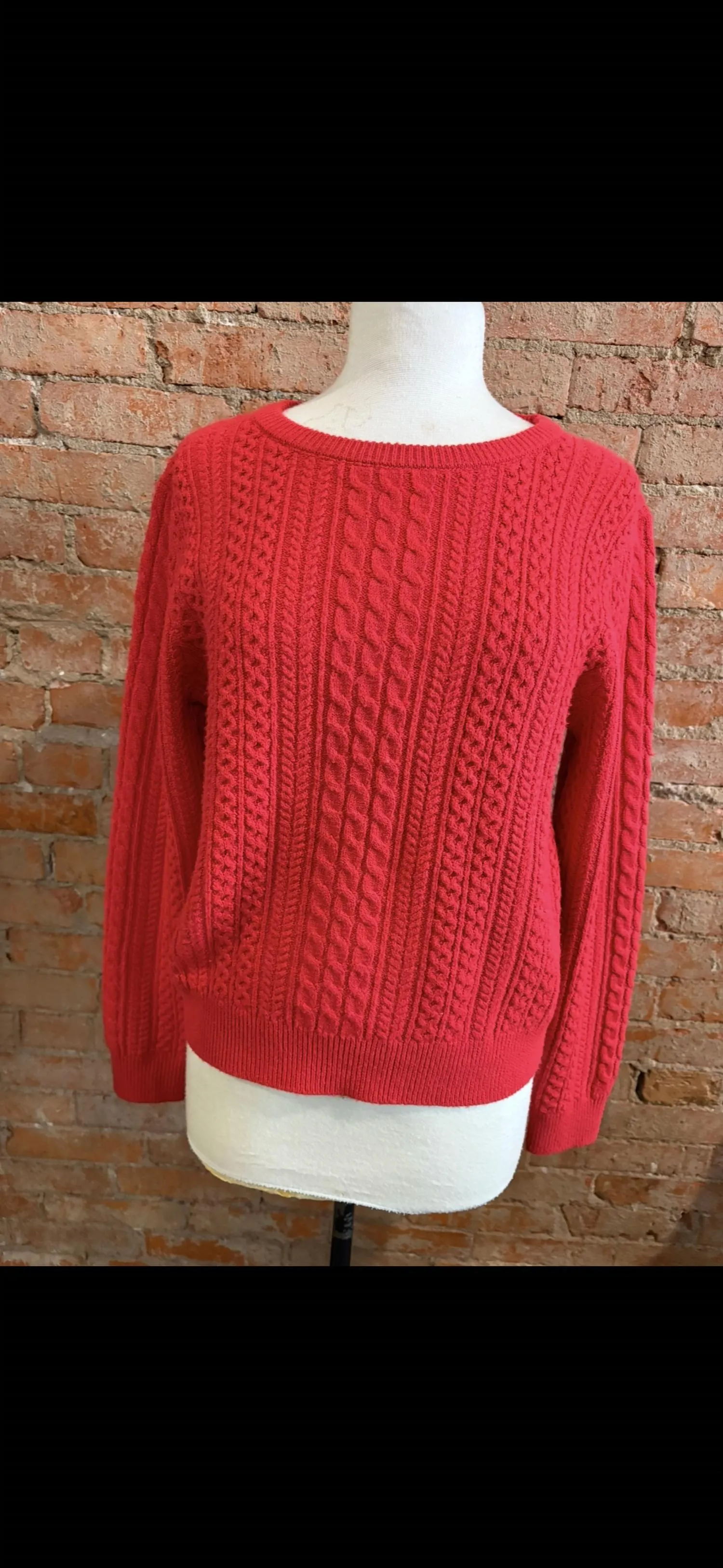 Scoop Neck Sweater In Red